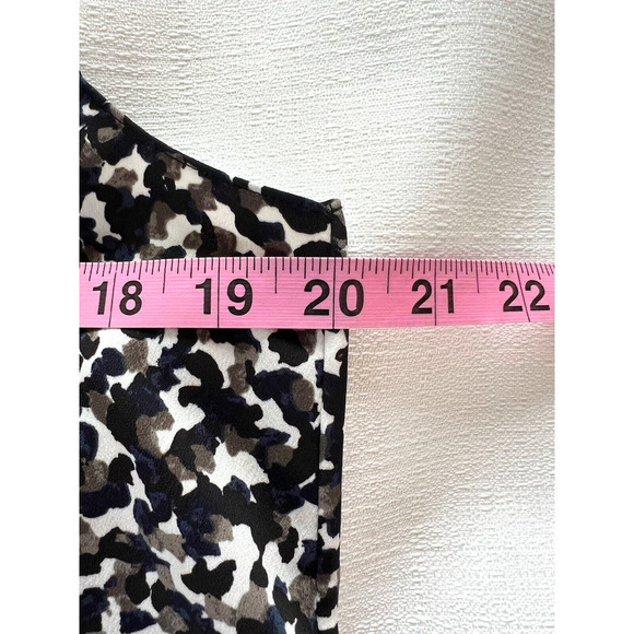 Theory Straight Shell Blouse Top Womens Size L Black White Painted Dot Office - Picture 5 of 6